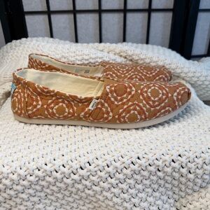 TOMS Women's Alpargata Brown Geometric Flats Size 10